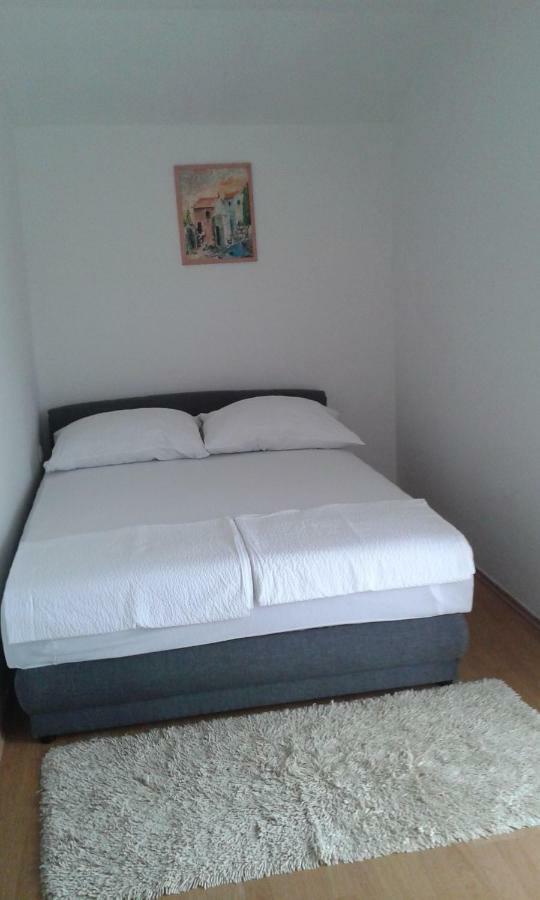 Apartments Zora Rogoznica  Rom bilde