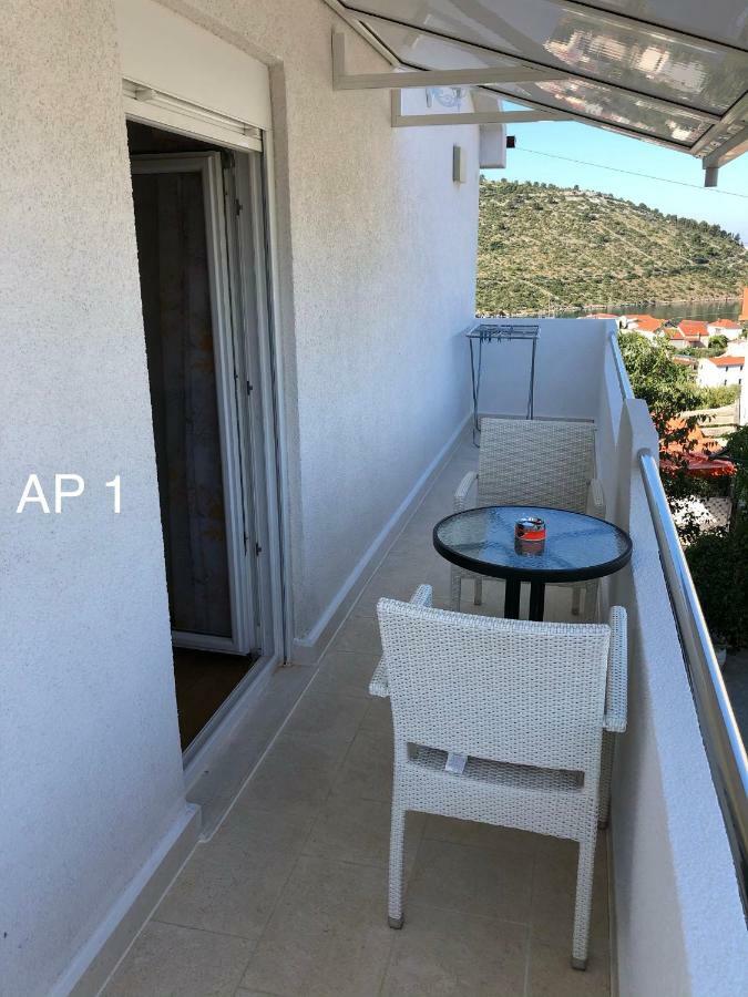 Apartments Zora Rogoznica  Eksteriør bilde